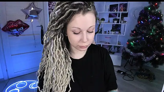 HoneySallyMoore Adlı Modelin Canlı XXX Sohbeti