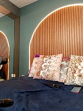 NayeCloud Chat XXX in diretta