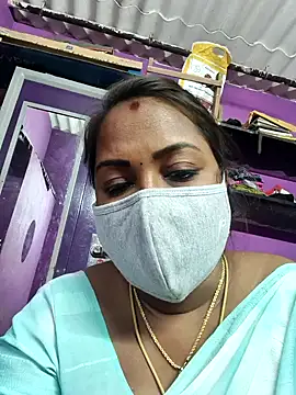 Tamil_Hot_Priyaのウェブカメラショー