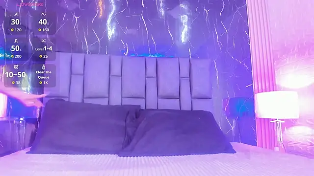 BustyGlow Chat XXX live