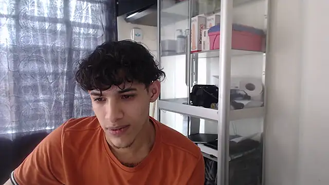 MaxStar26 Chat XXX in diretta