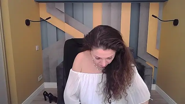 Chatroom XXX en direct de EllaLong