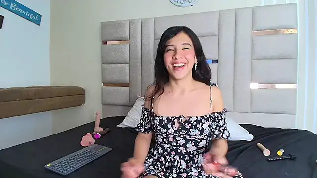 LittlePeach_ Chat XXX live