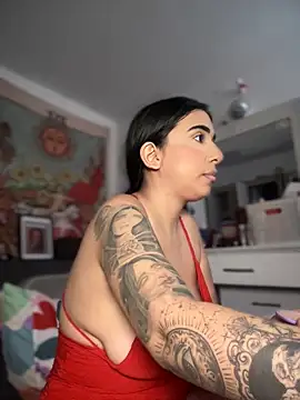 kiaraglam2 Adlı Modelin Canlı XXX Sohbeti