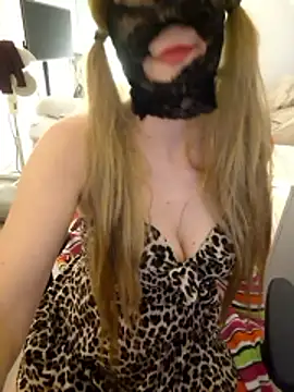 NaughtyCatgirl's Live XXX Chat