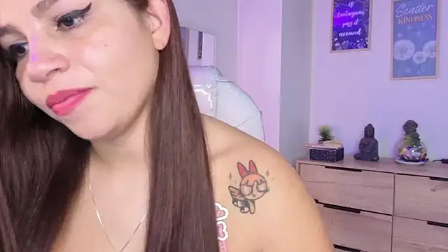 bluee_hazell Adlı Modelin Canlı XXX Sohbeti