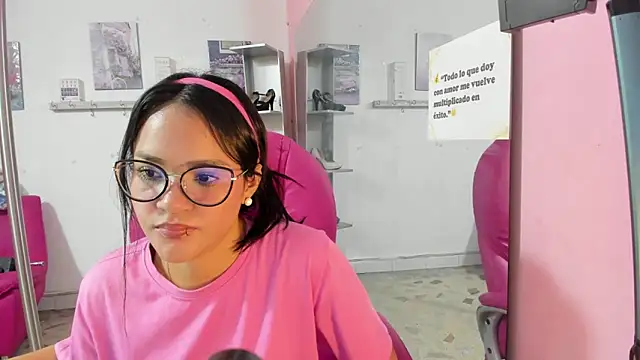 CAMILA--REY 现场XXX聊天