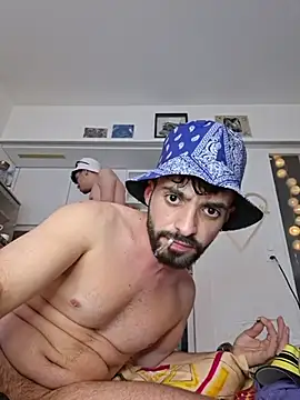 young_swisscouple élő XXX-chatje