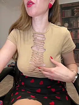 didihairypussy élő XXX-chatje