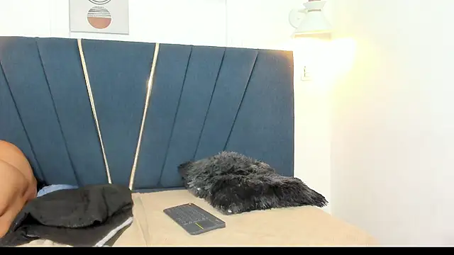 naomi_x0 Show Webcam