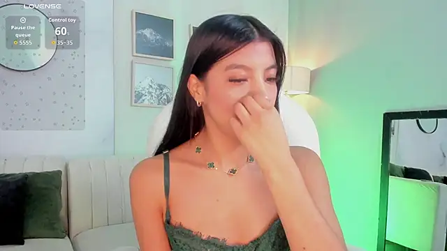 Tiffany_Low Live XXX Chat