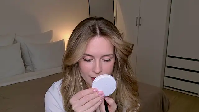 Онлайн чат XXX RozzitaBedberry