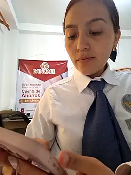 Pokazy przed kamerką – Emily-7_