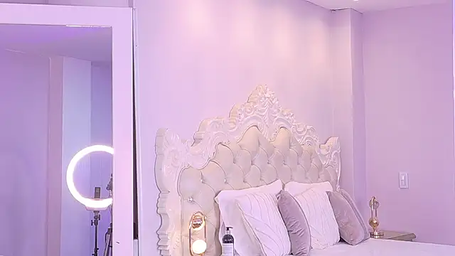 VioletBlazeのライブXXXチャット