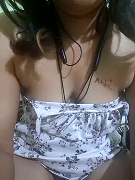 Queen_Nora's Live XXX Chat