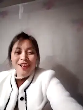 Alice-567 Adlı Modelin Canlı XXX Sohbeti