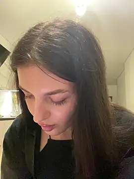 little_belucci – Naživo XXX chat