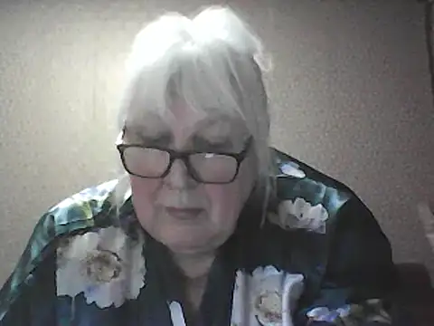 Alexia64231: онлайн-секс-чат