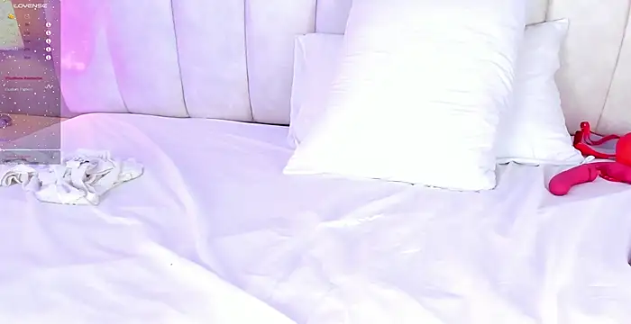 Онлайн чат XXX LunaKarther