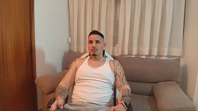 Milanthompson2025's Live XXX Chat