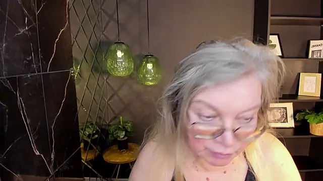 NataliMellow élő XXX-chatje