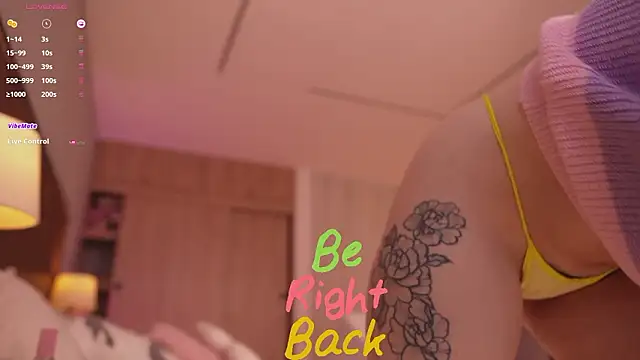 tatikiss_'s Live XXX Chat