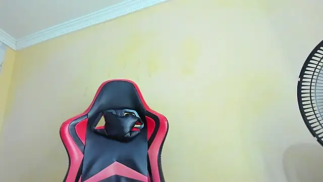 Chat +18 de KaterinMoss ao vivo