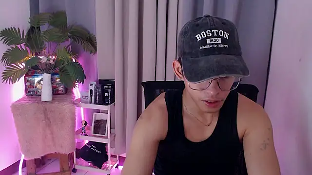 pinkcock_froi2305's Live XXX Chat