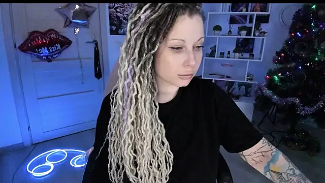 HoneySallyMoore Adlı Modelin Canlı XXX Sohbeti