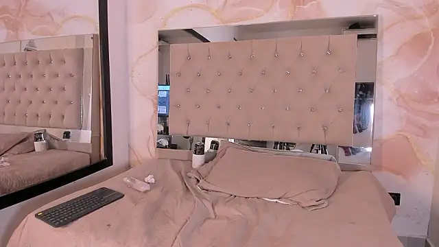 ainaah_ Chat XXX live