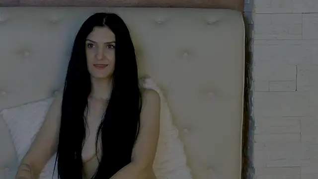 KendraNoir's Live XXX Chat