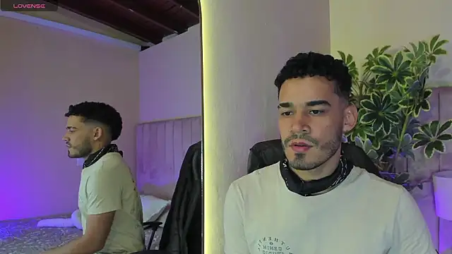 aries_unbound Live XXX Chat