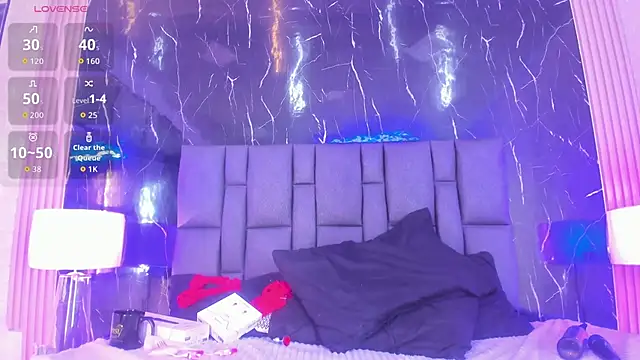 BustyGlow's Live XXX Chat