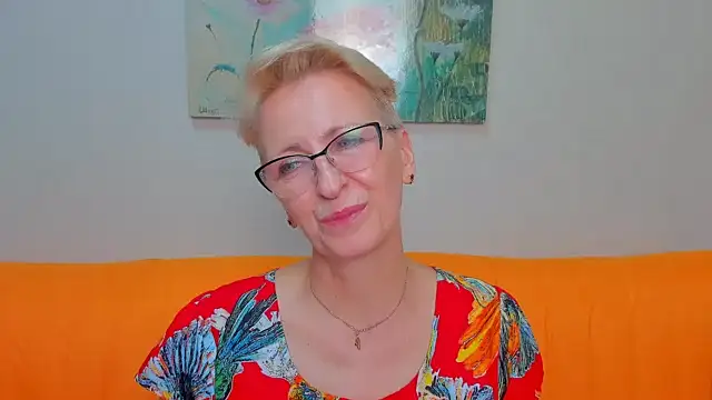 iamyourdream89 Adlı Modelin Canlı XXX Sohbeti