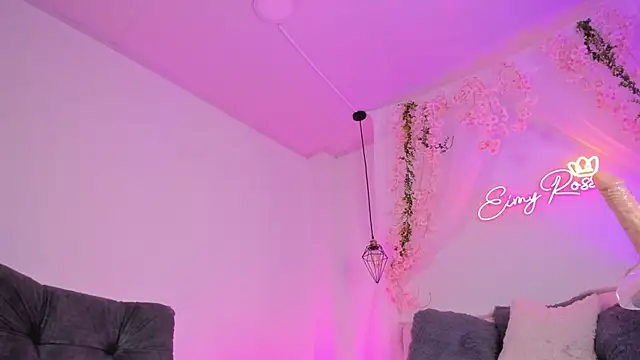 Chat XXX en directo de eimi_rosse18