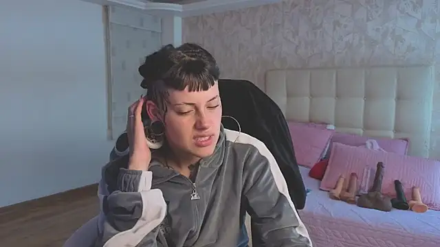 _sharlotte777のライブXXXチャット