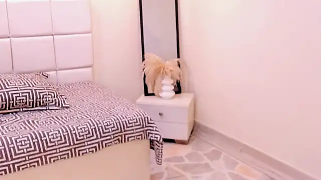 your_khloe's Live XXX Chat