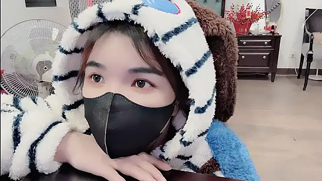 Caryln-BunのライブXXXチャット