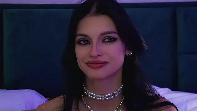 BeverlyMost élő XXX-chatje