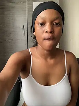 Show modela comehaveataskxx6 na web-kameri