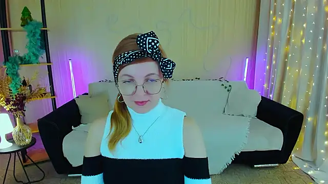 YourUniverser Adlı Modelin Web Kamerası Şovu