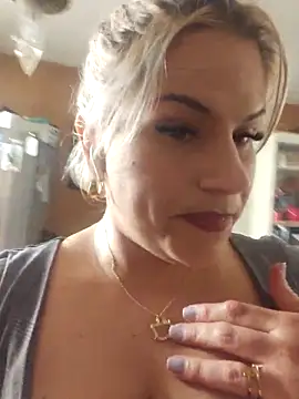 toomuchofafreakのライブXXXチャット