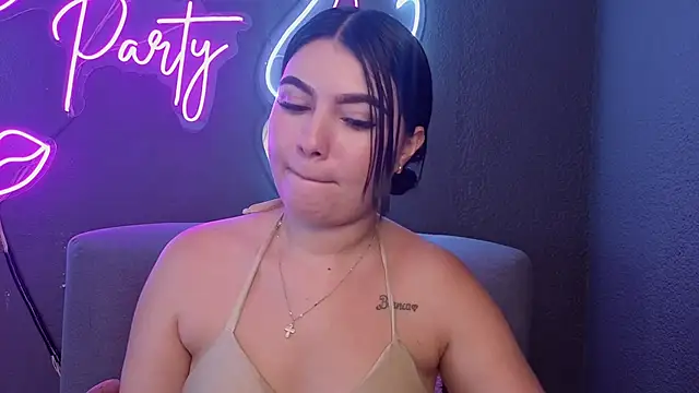 MiaaFarrelのライブXXXチャット