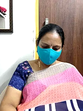 Queen-Neha 现场XXX聊天