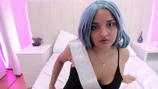 Show modela LunaAngell_ na web-kameri