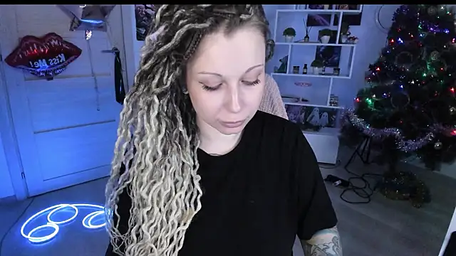 Chatroom XXX en direct de HoneySallyMoore