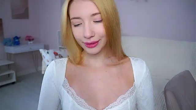 SunnivaCovil's Live XXX Chat