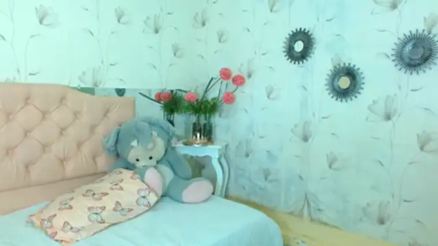 zara_cute: онлайн-секс-чат