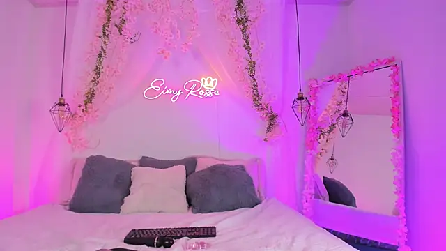 eimi_rosse18 élő XXX-chatje