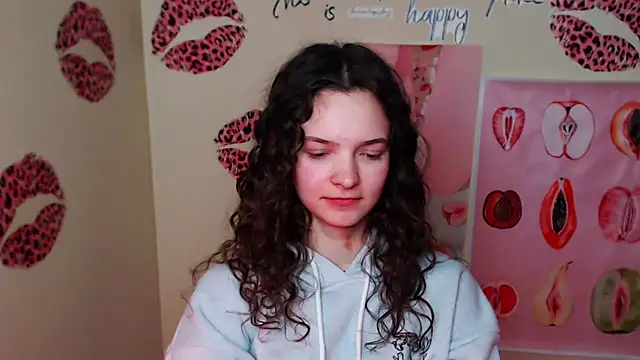 Chat +18 de _SusieSu_ ao vivo